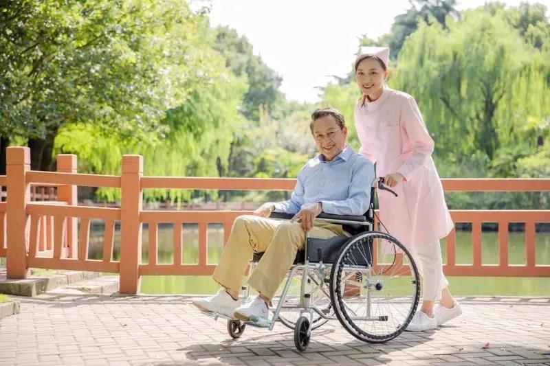 青岛养老院老人春季防病的技巧