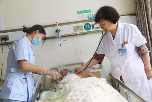 患高血压病老年人的护理，青岛新泰康养老院更专业