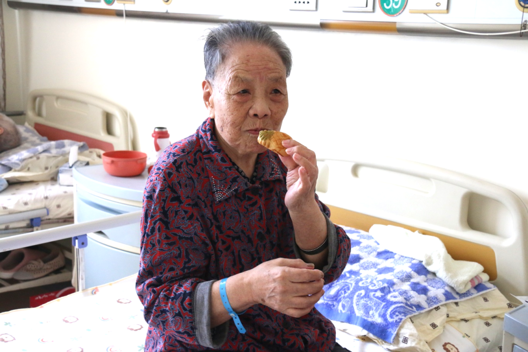 青岛新万增养老院共伴长者共度中秋佳节 青岛新万增养老院共伴长者共度中秋佳节